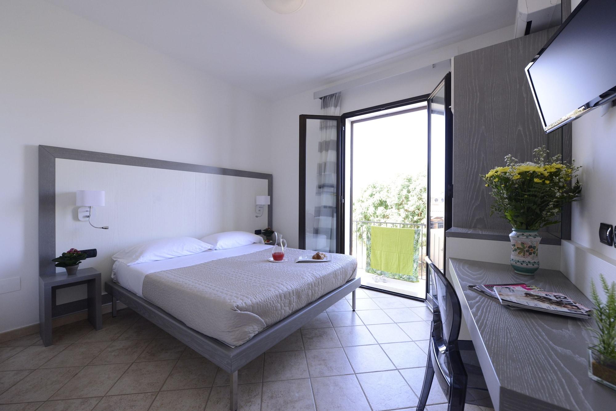 Oasis Hotel Residence Resort LMP Exterior foto